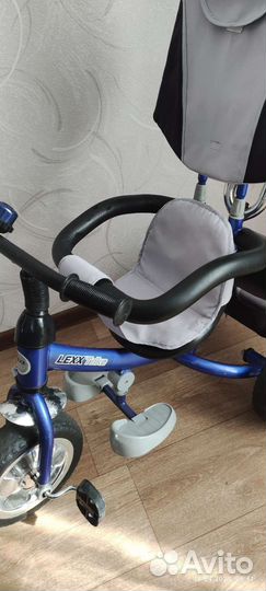 Трехколесный велосипед с ручкой Lexx Trike