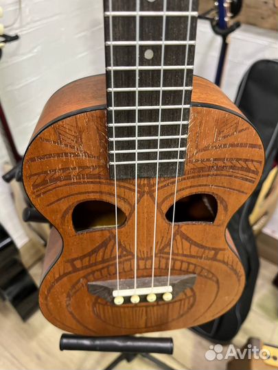 Укулеле с чехлом