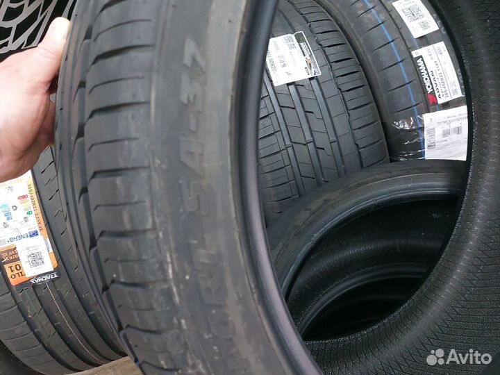 Goodride SA 37 245/40 R20 и 275/35 R20 102W