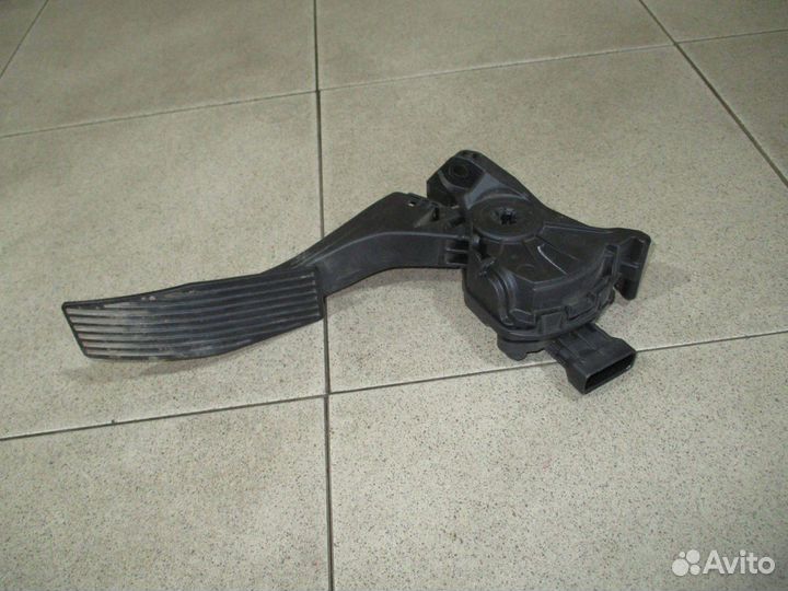 Педаль газа Opel Astra J 2009-2015