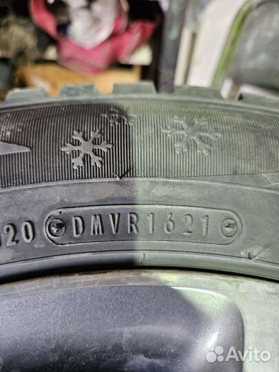 Dunlop SP Winter Ice 03 205/60 R16 96T