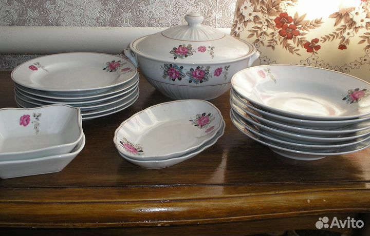 Блюдо и столовый сервиз