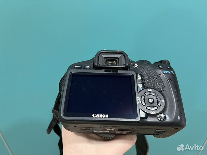 Зеркальный фотоаппарат Canon EOS 550D с объективом