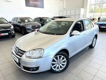 Volkswagen Jetta 1.6 AT, 2009, 294 629 км, с пр�обегом, цена 940 000 руб.