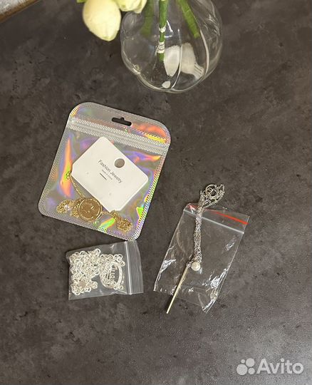 Продам коробку бижутерии