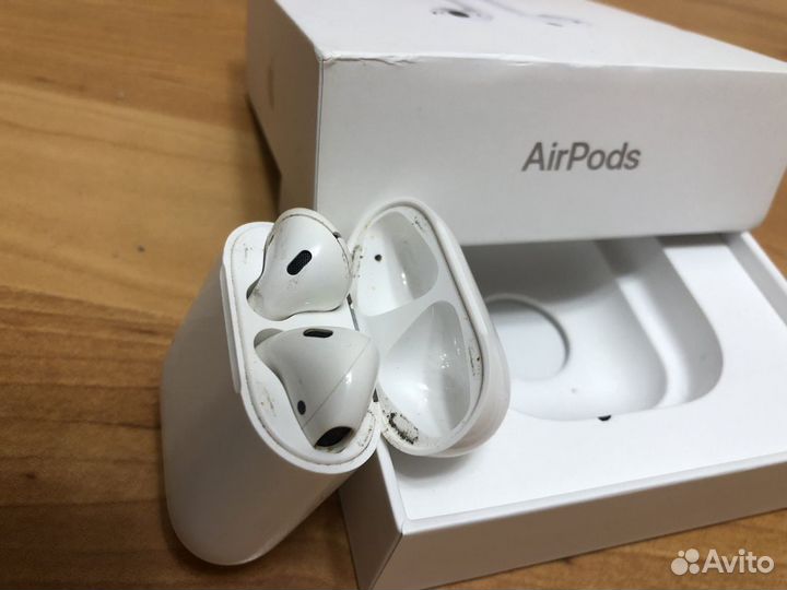 Airpods 1 (правый наушник + кейс) original