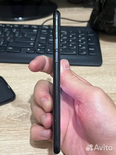 Телефон iPhone 7