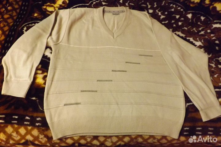Свитер