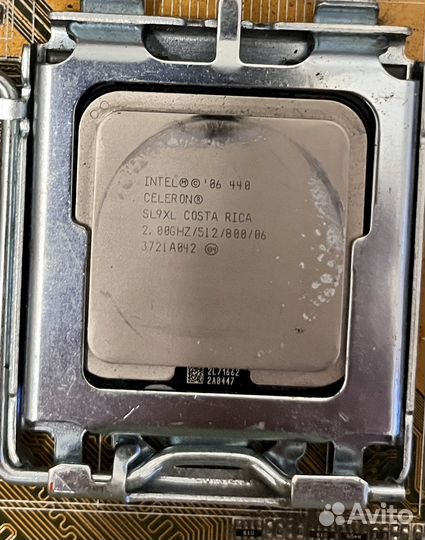 Материнская плата с процессором и памятью