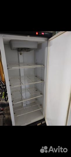 Холодильный шкаф