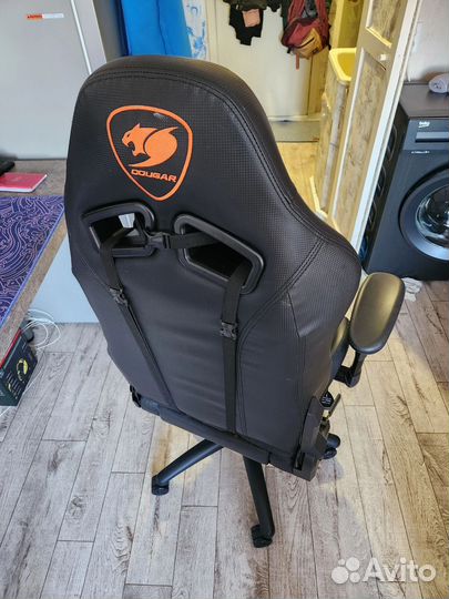 Компьютерное кресло cougar