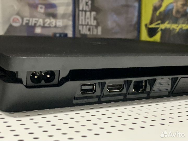 Sony PS 4 Slim + 2 геймпада и игры