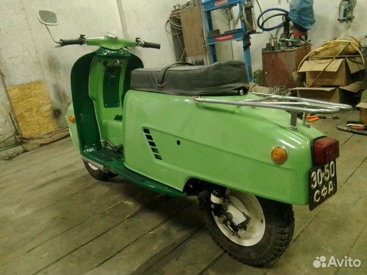 Ретро мотороллер Турист