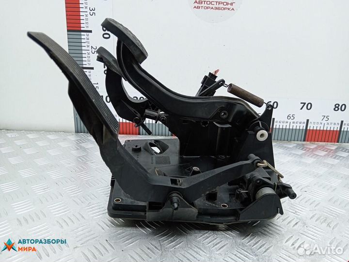 Педаль Mercedes-Benz A-Класс W168/V168 рест. 2004
