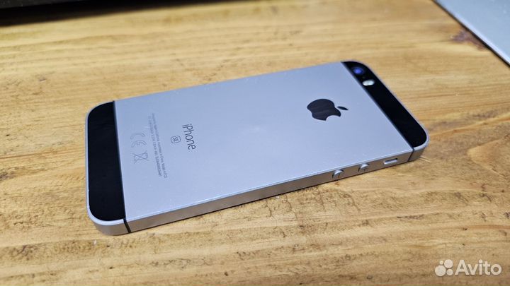 Смартфон Apple iPhone SE 32Gb LTE
