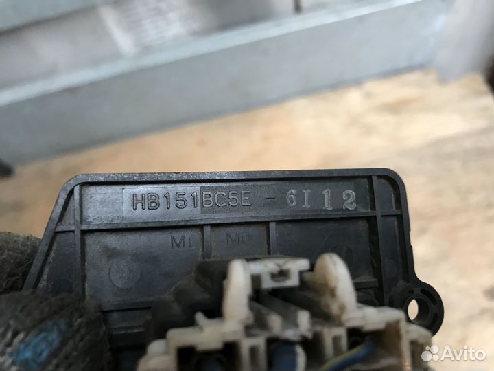Резистор отопителя Mazda 323F BA Мазда