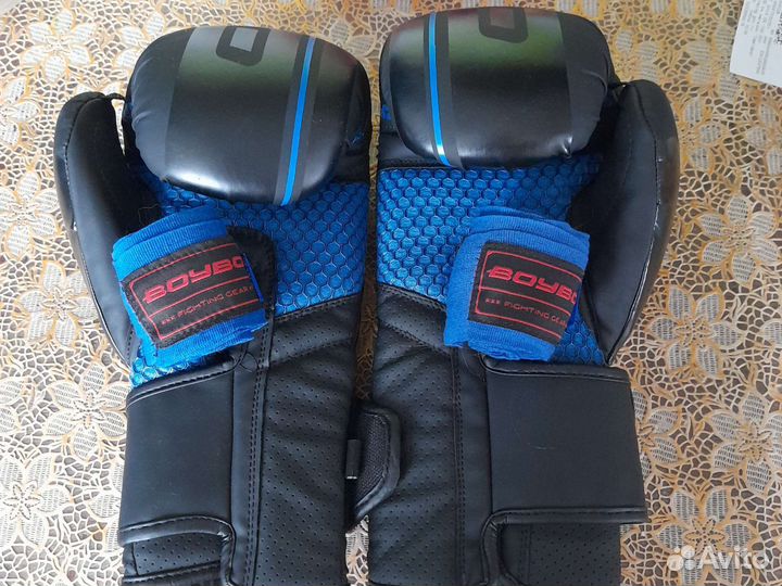 Боксерские перчатки