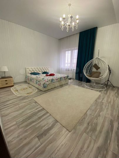 Коттедж 374 м² на участке 15 сот.