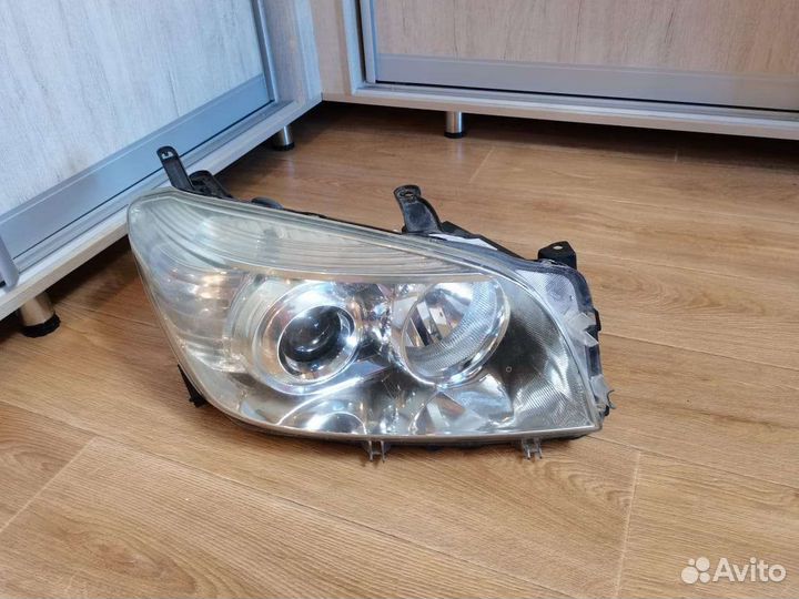 Фара правая Toyota rav 4