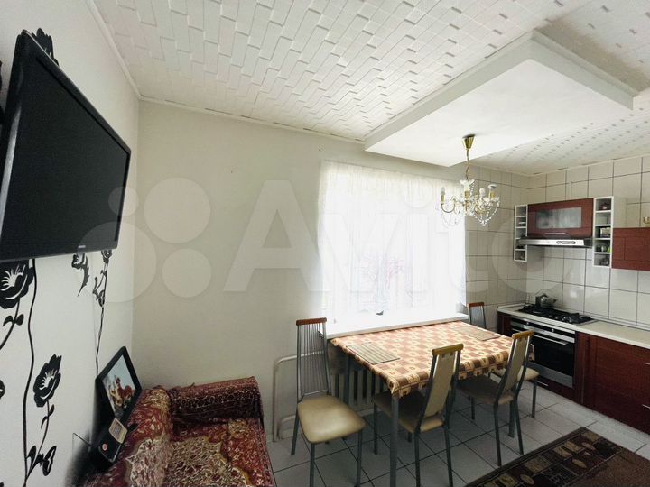 2-к. квартира, 65 м², 3/3 эт.