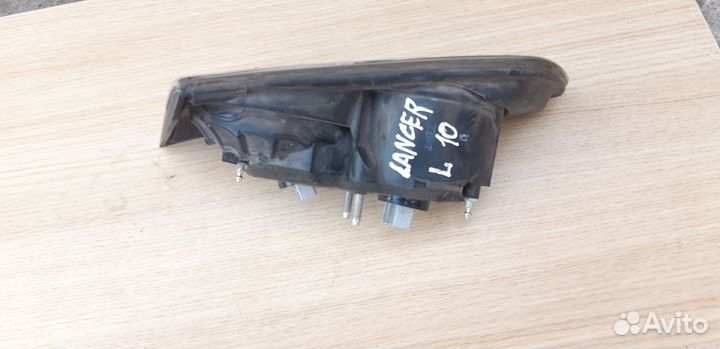 Фонарь задний левый Mitsubishi Lancer 10