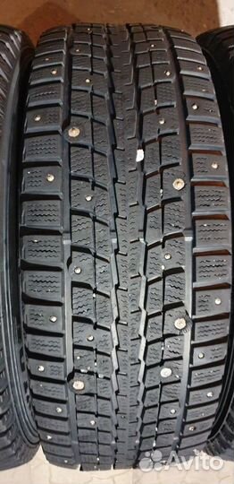 Dunlop SP Winter Ice 01 215/65 R16 98T