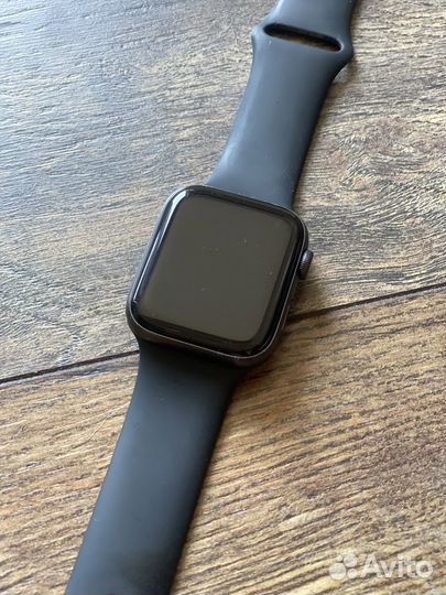 Часы apple watch se 44 mm