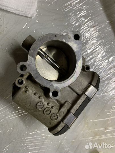 Дроссельная заслонка bosch 21126-1148010