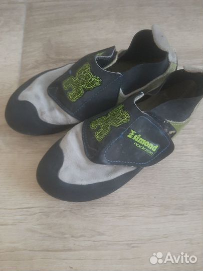 Скальные туфли decathlon 32-33