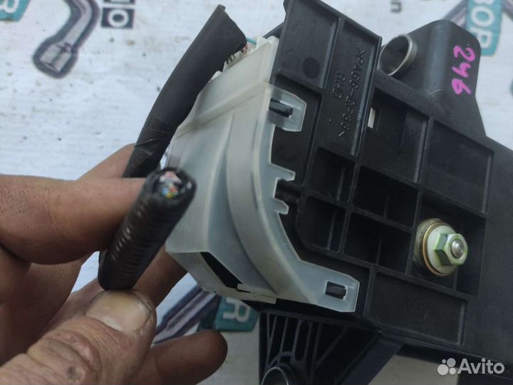 Селектор АКПП Toyota Prius NHW20