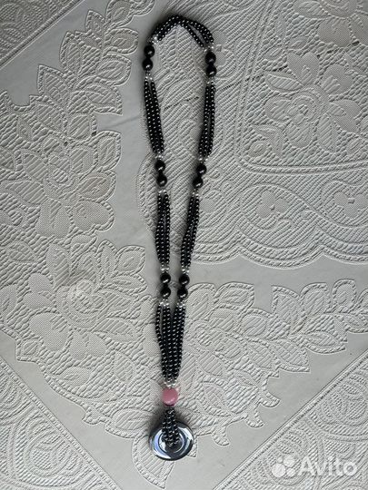 Украшение на шею длинное
