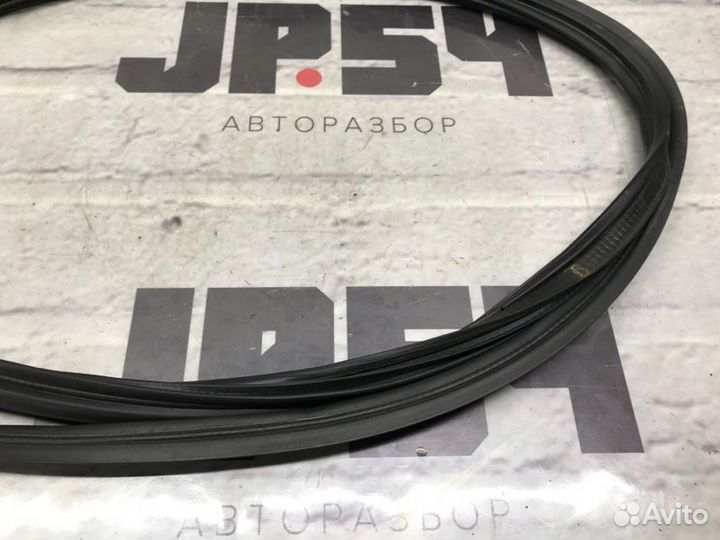 Уплотнитель багажника задний Infiniti Fx35 S51 3.5