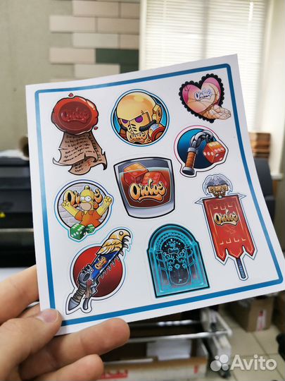 Печать наклеек