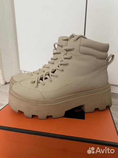 Ботинки демисезонные женские 37 pull and bear