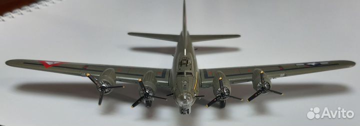 Модель самолета B-17G-25 