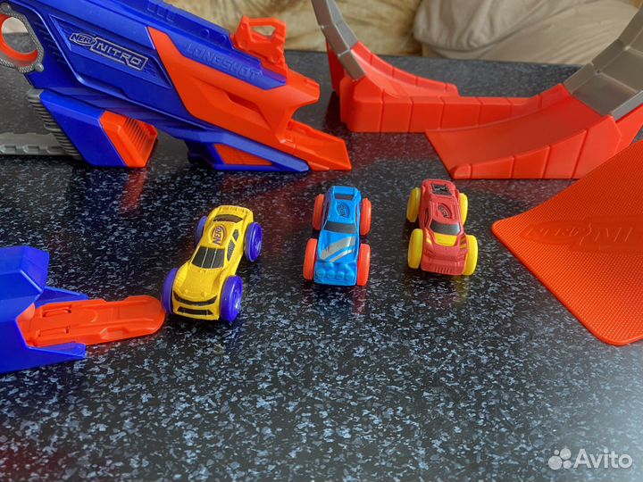 Продам игровой набор Hot Wheels