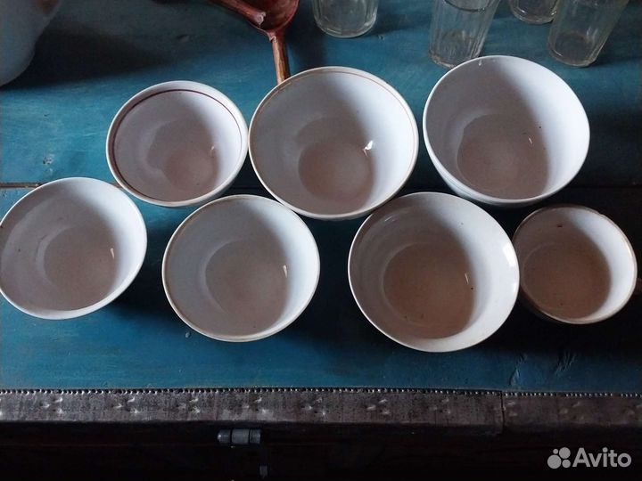 Тарелки и чашка