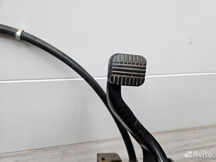 Педаль стояночного тормоза Honda Pilot 2 2008-2015