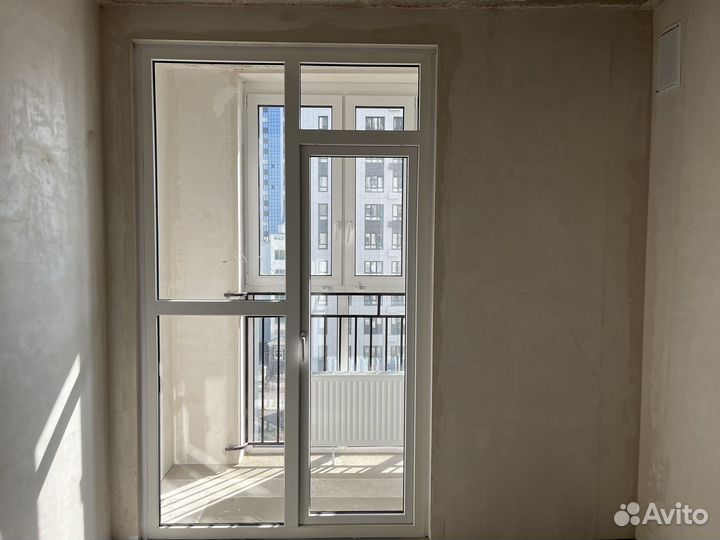 Большой Оконный блок с дверью