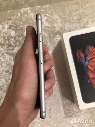 Телефон iPhone 6s
