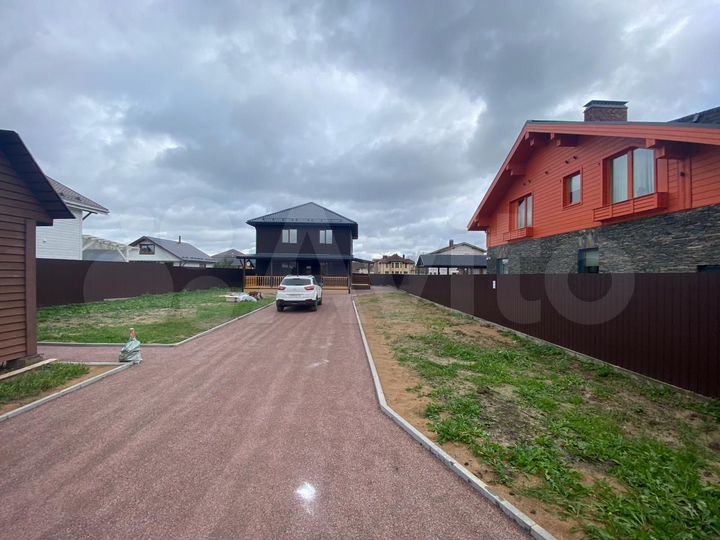 Коттедж 183 м² на участке 7,5 сот.