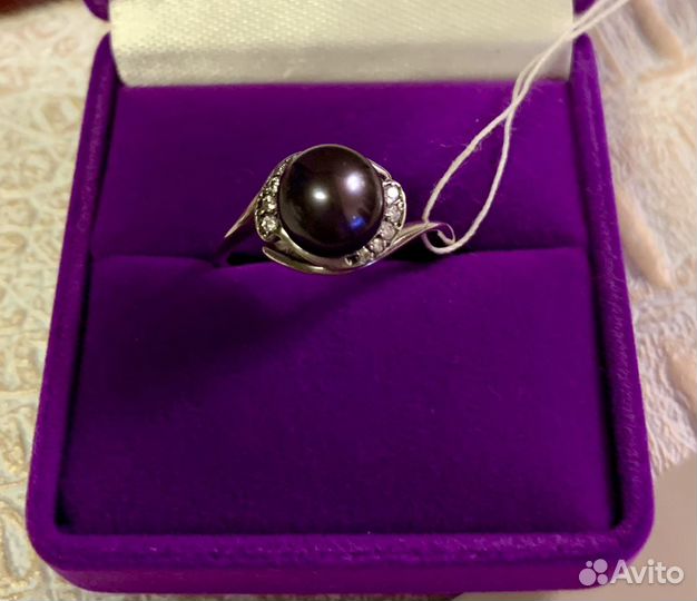 Серебряное кольцо с черным жемчугом