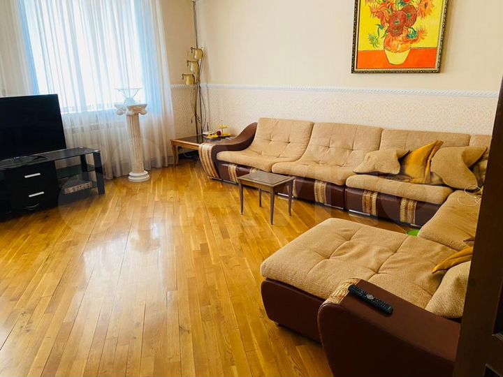 3-к. квартира, 106 м², 4/5 эт.