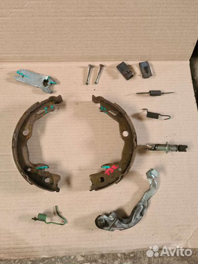 Колодки ручника Nissan X-Trail t31, t32