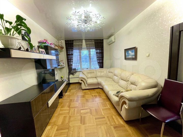 2-к. квартира, 50 м², 1/9 эт.