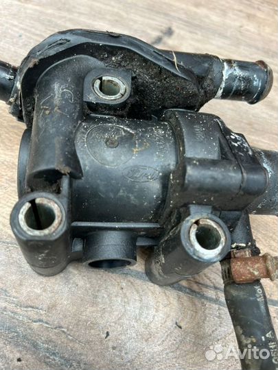 Корпус термостата Ford Focus 1 седан 1.8 2004