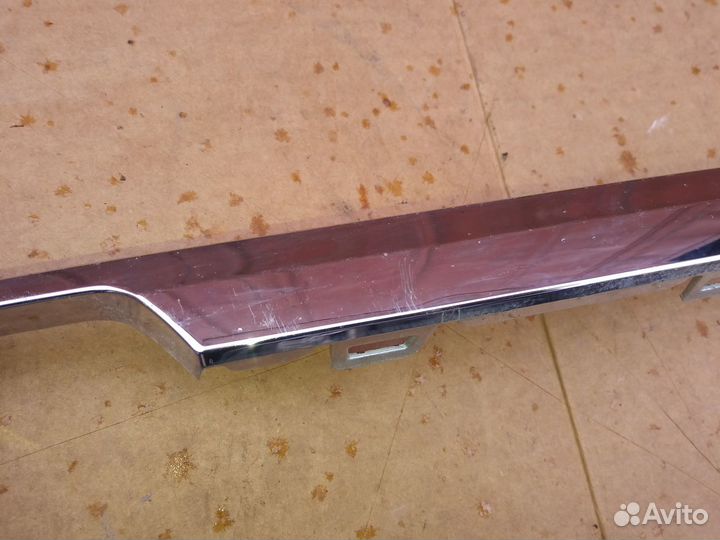 Молдинг заднего бампера центральный VW Tiguan 2