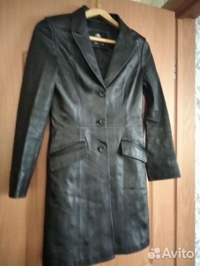 Кожаный плащ женский