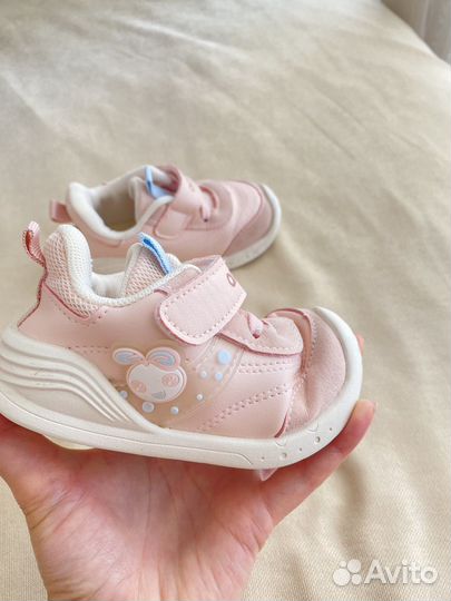 Кроссовки для девочки