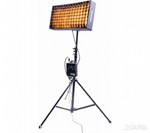 Светодиодный осветитель Aputure Amaran F21c V-moun